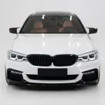 Performance priekinis pažeminimas skirtas BMW G30 / G31 (17-20) M-Pack, blizgus juodas