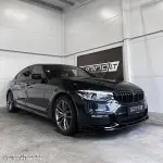Performance priekinis pažeminimas skirtas BMW G30 / G31 (17-20) M-Pack, blizgus juodas