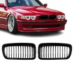 Priekinės Grotelės, komplektas tinkantis BMW E38 (94-01), juodos blizgios