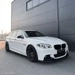 Performance Priekinis Pažeminimas skirtas BMW F10 / F11 su M-Pack, blizgus juodas