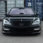 Priekinės Grotelės skirtos Mercedes-Benz W221 (09-13) su vieta distronikui, juodos blizgios