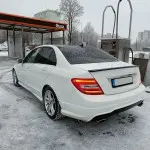Spoileris skirtas Mercedes-Benz W204 sedanui (07-14), juodas blizgus