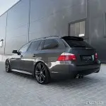 F-PERFORMANCE Poslenksčiai, komplektas skirtas BMW E60 / E61 (03-10), juodi blizgūs