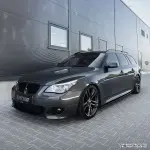 F-PERFORMANCE Poslenksčiai, komplektas skirtas BMW E60 / E61 (03-10), juodi blizgūs