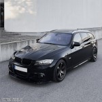WR Priekinis Pažeminimas skirtas BMW E90 / E91 LCI M-Pack, juodas blizgus - SUSTIPRINTA VERSIJA