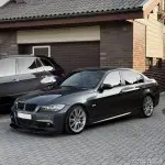 WR Priekinis Pažeminimas skirtas BMW E90 / E91 LCI M-Pack, juodas blizgus - SUSTIPRINTA VERSIJA