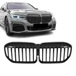 Priekinės Grotelės skirtos BMW G11 / G12 LCI (19-22), juodos blizgios