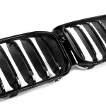 Priekinės Grotelės skirtos BMW G30 / G31 / F90 LCI (21-23), juodos blizgios