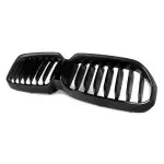 Priekinės Grotelės skirtos BMW G30 / G31 / F90 LCI (21-23), juodos blizgios