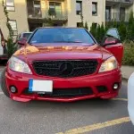 C63 išvaizdos Priekinės Grotelės skirtos Mercedes W204 / S204 / C204 (07-14), juodos blizgios