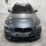 HM-style Priekinis Pažeminimas skirtas BMW E60 / E61 su M Tech bamperiu, juodas blizgus, V2 - SUSTIPRINTA VERSIJA
