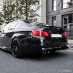 Performance Apdailos komplektas su M5 išvaizdos Difuzoriumi skirtas BMW F10 / F11, juodas blizgus