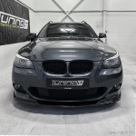 Priekinės Grotelės, komplektas skirtas BMW E60 / E61, juodos blizgios