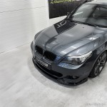 Priekinės Grotelės, komplektas skirtas BMW E60 / E61, juodos blizgios