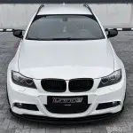 Priekinės Grotelės, komplektas skirtas BMW E90 / E91 LCI (08-11), juodos blizgios