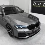 Performance priekinio Bamperio Pažeminimas skirtas BMW G30 / G31 LCI (21-23), juodas blizgus