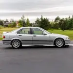 M išvaizdos Platūs šoniniai Durų Moldingai, komplektas skirtas BMW E36 Sedan / Touring (90-99)