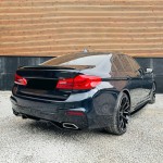 Performance Paketas skirtas BMW G30 / G31 PRELCI (17-20) su M-Pack, juodas blizgus