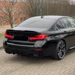 Performance Paketas skirtas BMW G30 / G31 LCI (21-23) su M-Pack, juodas blizgus
